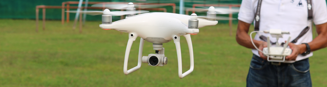 ドローンスクールの講師を紹介します